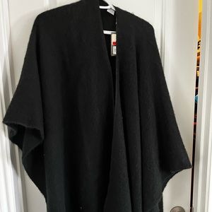 Calia shawl - fleece - NEW with tags